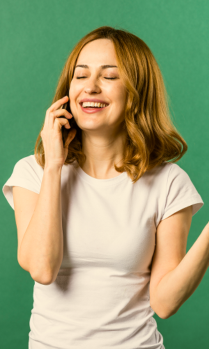 kobiata dzwoniąca przez telefon